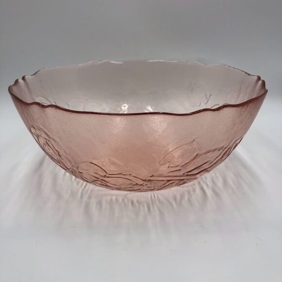 Vintage Pink Glass Arcoroc France Serving Fruit Centerpiece Bowl Floral Pattern - Picture 1 of 9